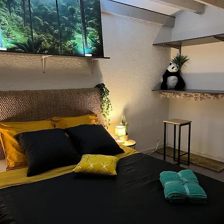 Avec Balcon, Climatisation Et Vue アパート *