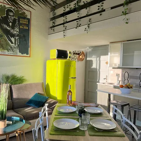 Avec Balcon, Climatisation Et Vue アパート *